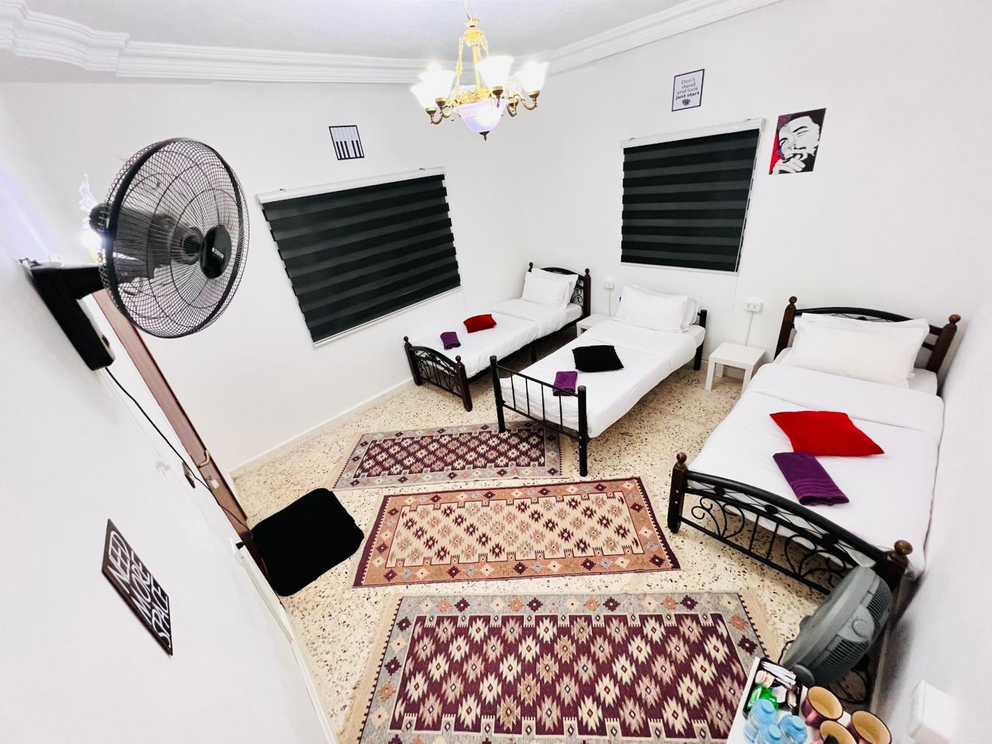 Desert Moon Hostel Ουάντι Μούσα Εξωτερικό φωτογραφία